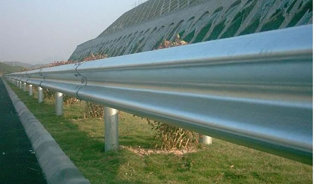 波形护（hù）栏