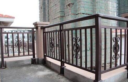 铝合（hé）金护栏