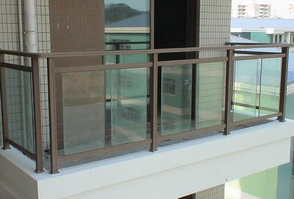 铝（lǚ）合金护栏